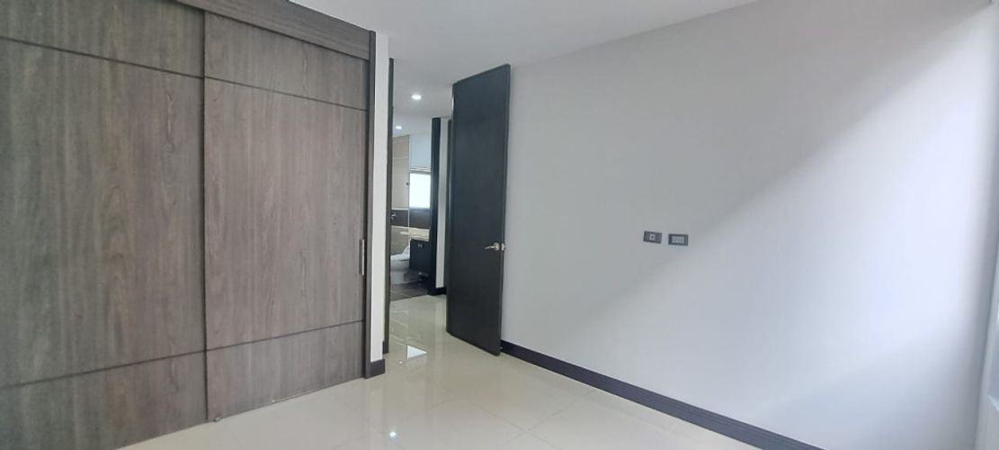 Apartamento de 3 alcobas en venta en Ciudad Jardin, Cali, 93 m² · foto 19 de 23