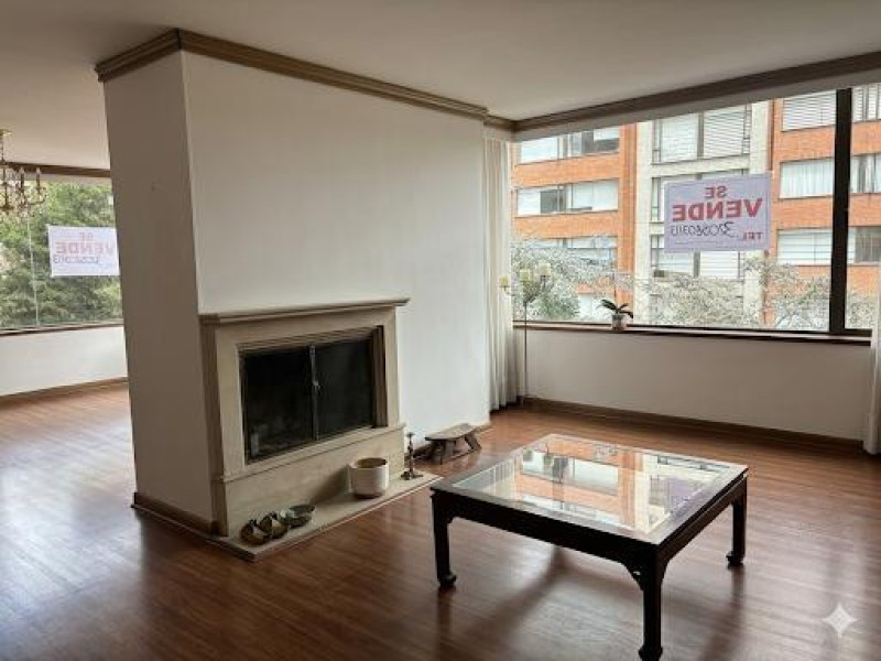 Apartamento en venta en Santa Barbara Central, Bogotá · foto 8 de 17