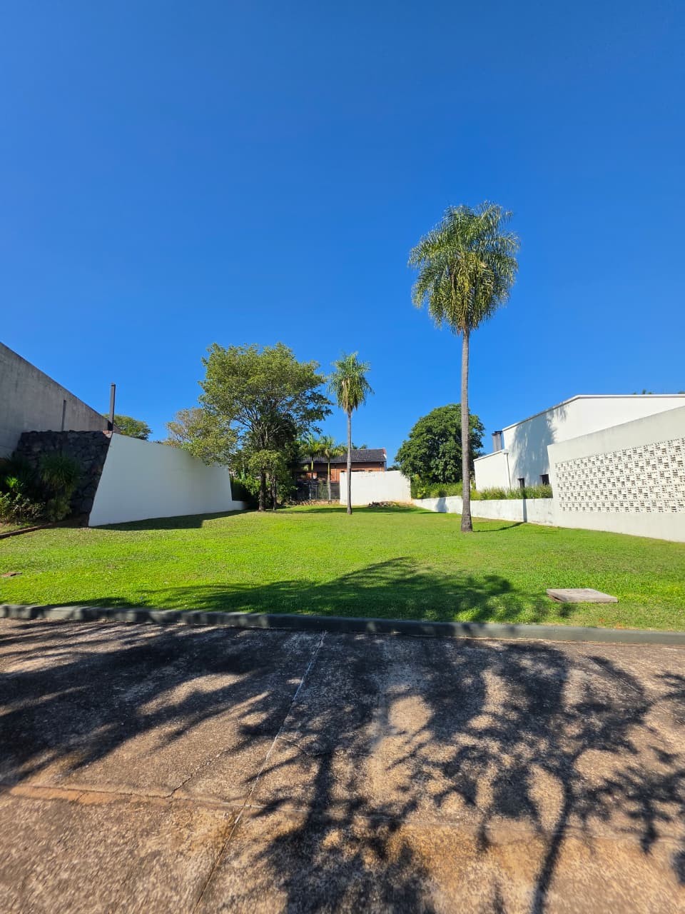 EN VENTA AMPLIO TERRENO EN EL BARRIO CERRADO RAKIURA — foto 3