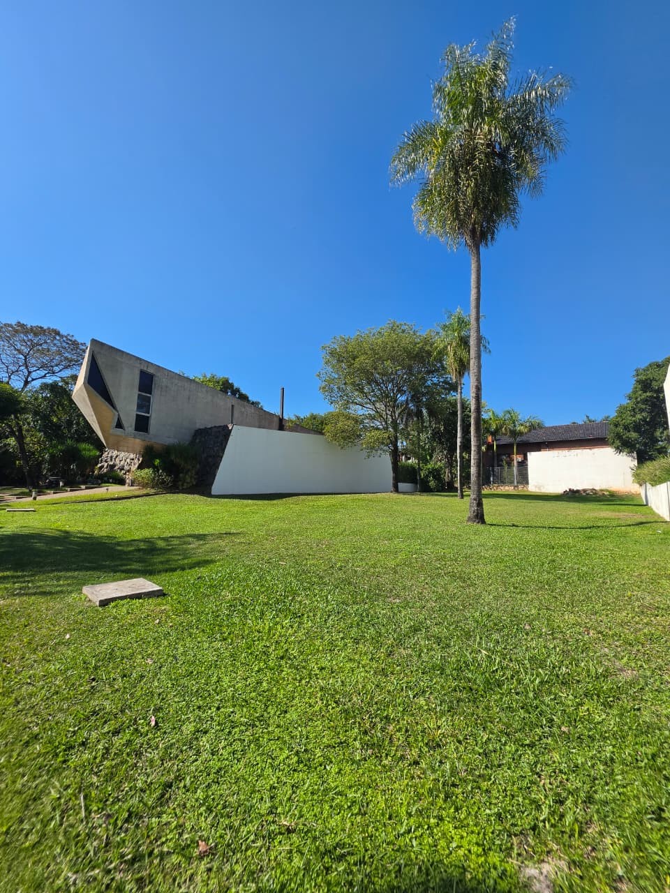 EN VENTA AMPLIO TERRENO EN EL BARRIO CERRADO RAKIURA — foto 2