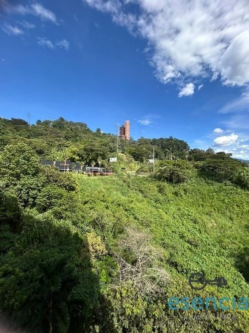 Apartamento de 3 alcobas en arriendo en Castropol, Medellín, 80 m² · foto 3 de 16