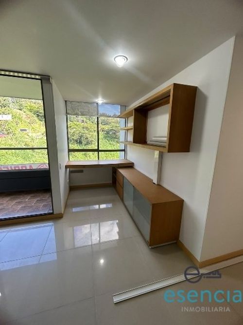 Apartamento de 3 alcobas en arriendo en Castropol, Medellín, 80 m² · foto 4 de 16