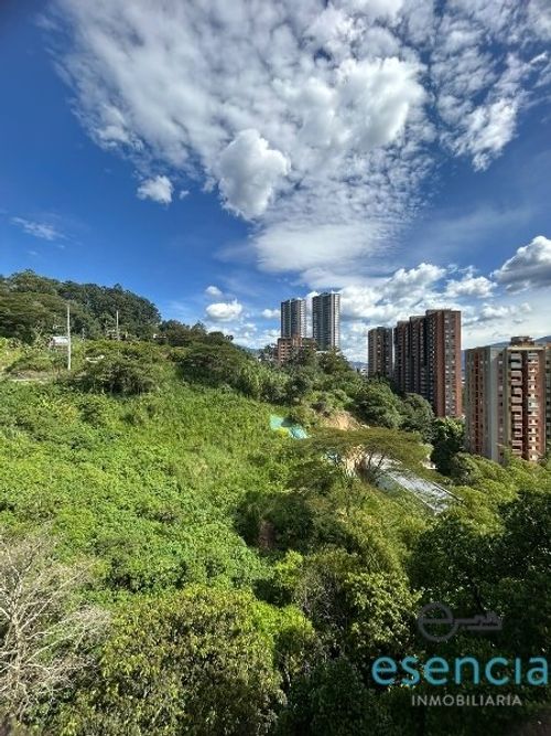 Apartamento de 3 alcobas en arriendo en Castropol, Medellín, 80 m² · foto 7 de 16