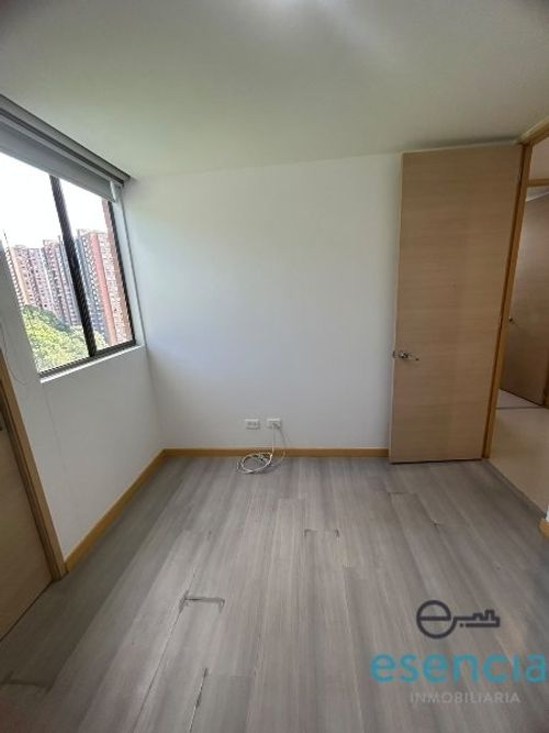 Apartamento de 3 alcobas en arriendo en Castropol, Medellín, 80 m² · foto 9 de 16