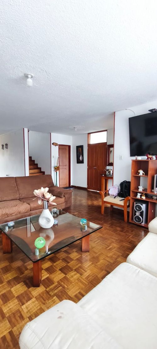 Casa de 5 alcobas en venta en Las Villas, Bogotá, 370 m² · foto 8 de 24