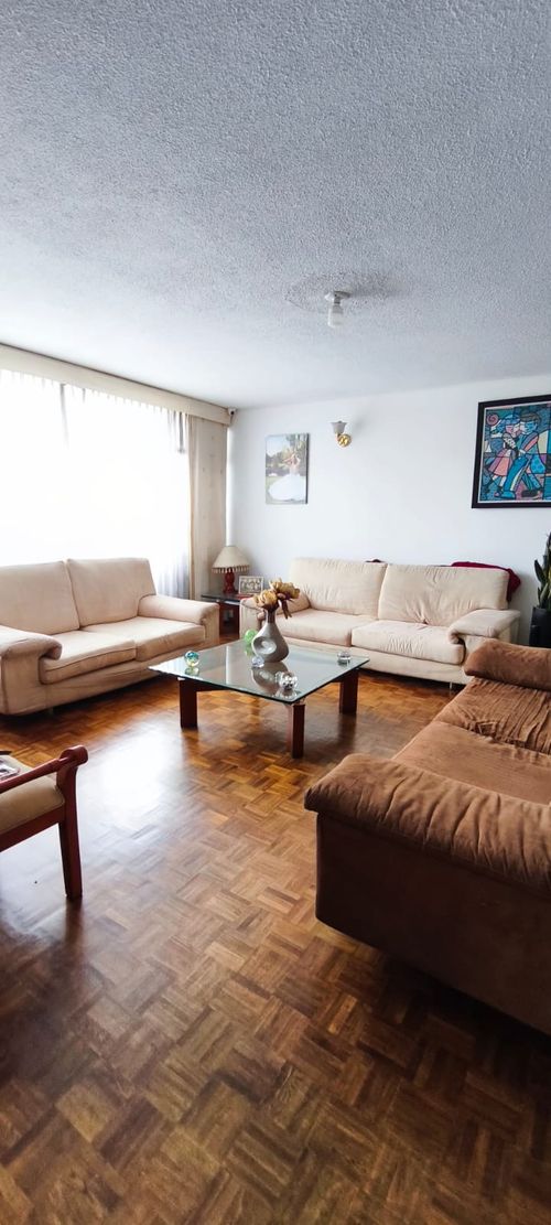 Casa de 5 alcobas en venta en Las Villas, Bogotá, 370 m² · foto 10 de 24