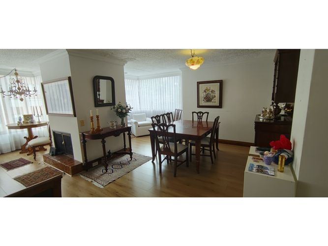 Apartamento de 3 alcobas en venta en Los Rosales, Bogotá, 136 m² · foto 5 de 24