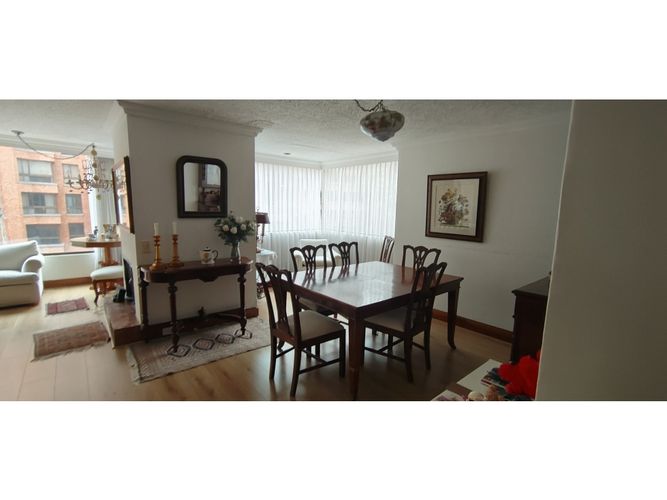 Apartamento de 3 alcobas en venta en Los Rosales, Bogotá, 136 m² · foto 10 de 24