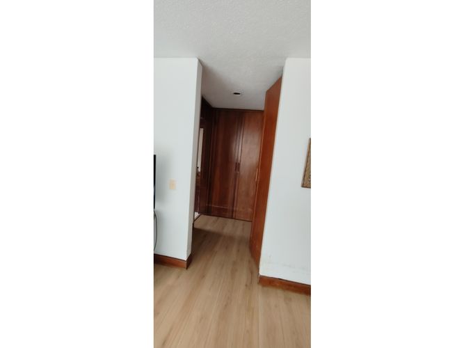 Apartamento de 3 alcobas en venta en Los Rosales, Bogotá, 136 m² · foto 16 de 24
