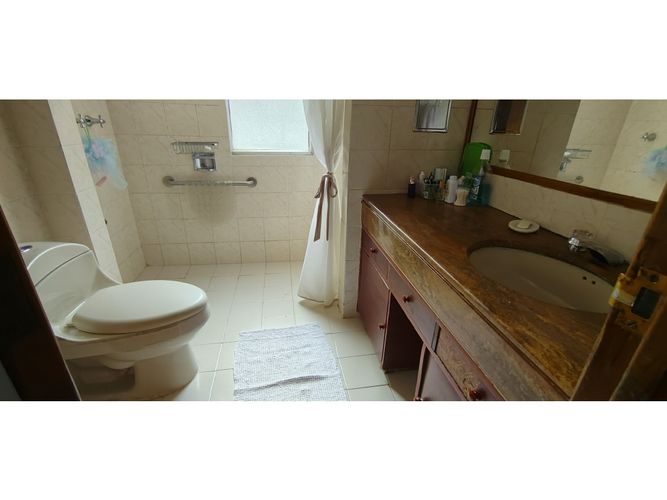 Apartamento de 3 alcobas en venta en Los Rosales, Bogotá, 136 m² · foto 18 de 24