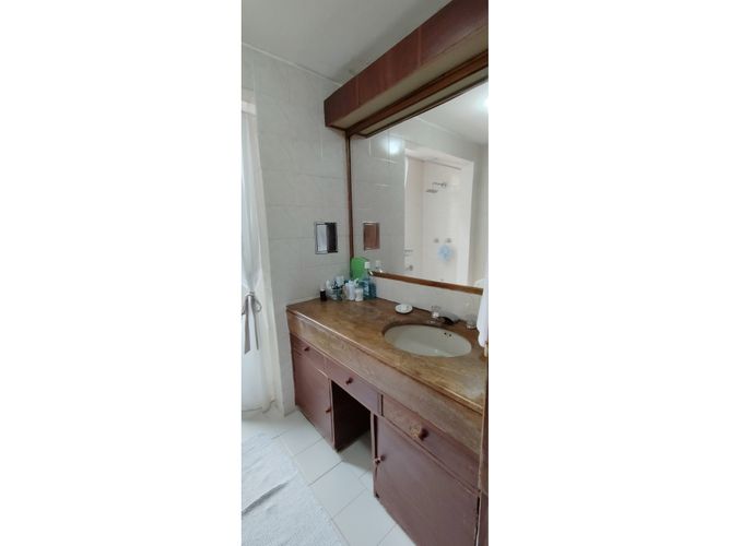 Apartamento de 3 alcobas en venta en Los Rosales, Bogotá, 136 m² · foto 22 de 24