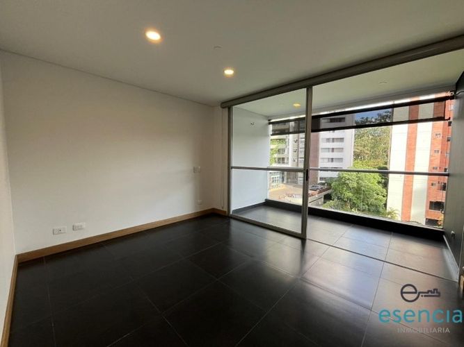 Apartamento de 2 alcobas en arriendo en Los Balsos, Medellín, 90 m² · foto 5 de 9