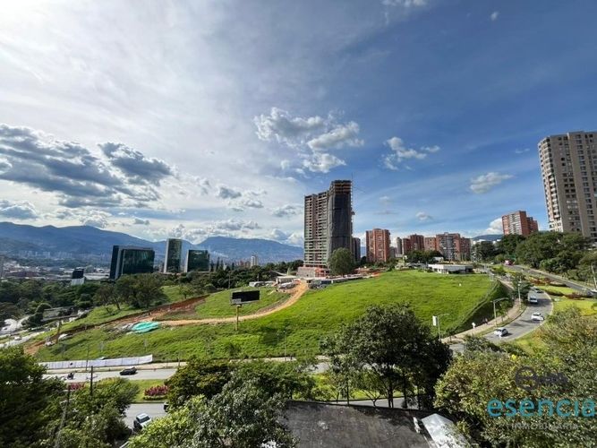 Apartamento de 2 alcobas en arriendo en Los Balsos, Medellín, 90 m² · foto 8 de 9