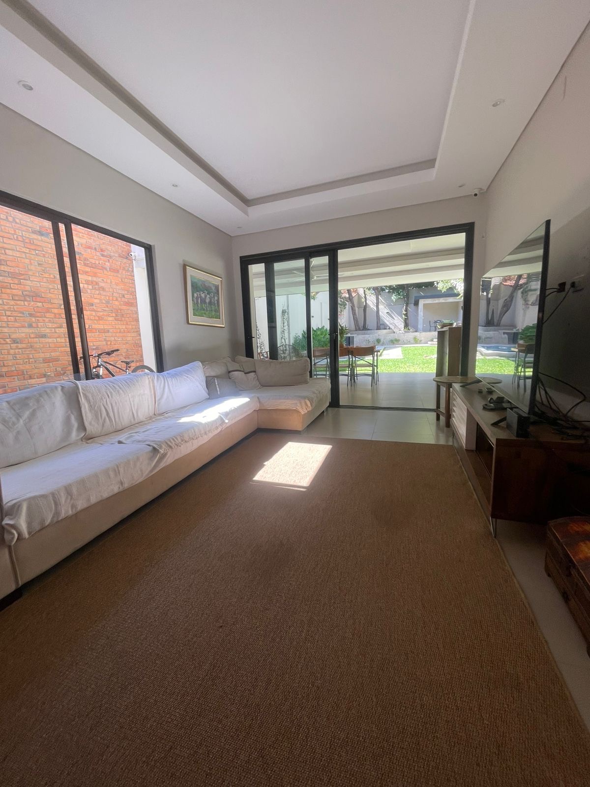 Alquilo Residencia en Bo.Ycua Sati. — foto 3