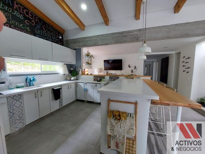 Casa de 4 alcobas en venta en El Carmen De Viboral, El Carmen de Viboral · foto 6 de 24