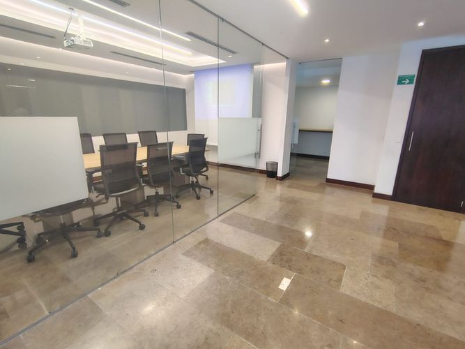 Oficina en arriendo en El Poblado, Medellín, 155 m² · foto 2 de 14