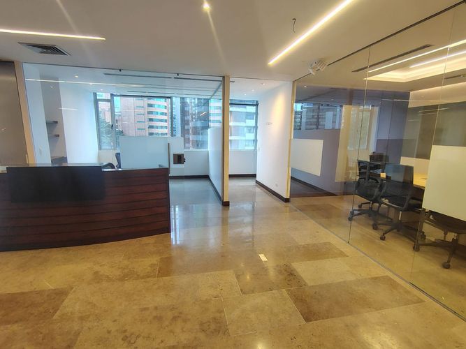 Oficina en arriendo en El Poblado, Medellín, 155 m² · foto 13 de 14
