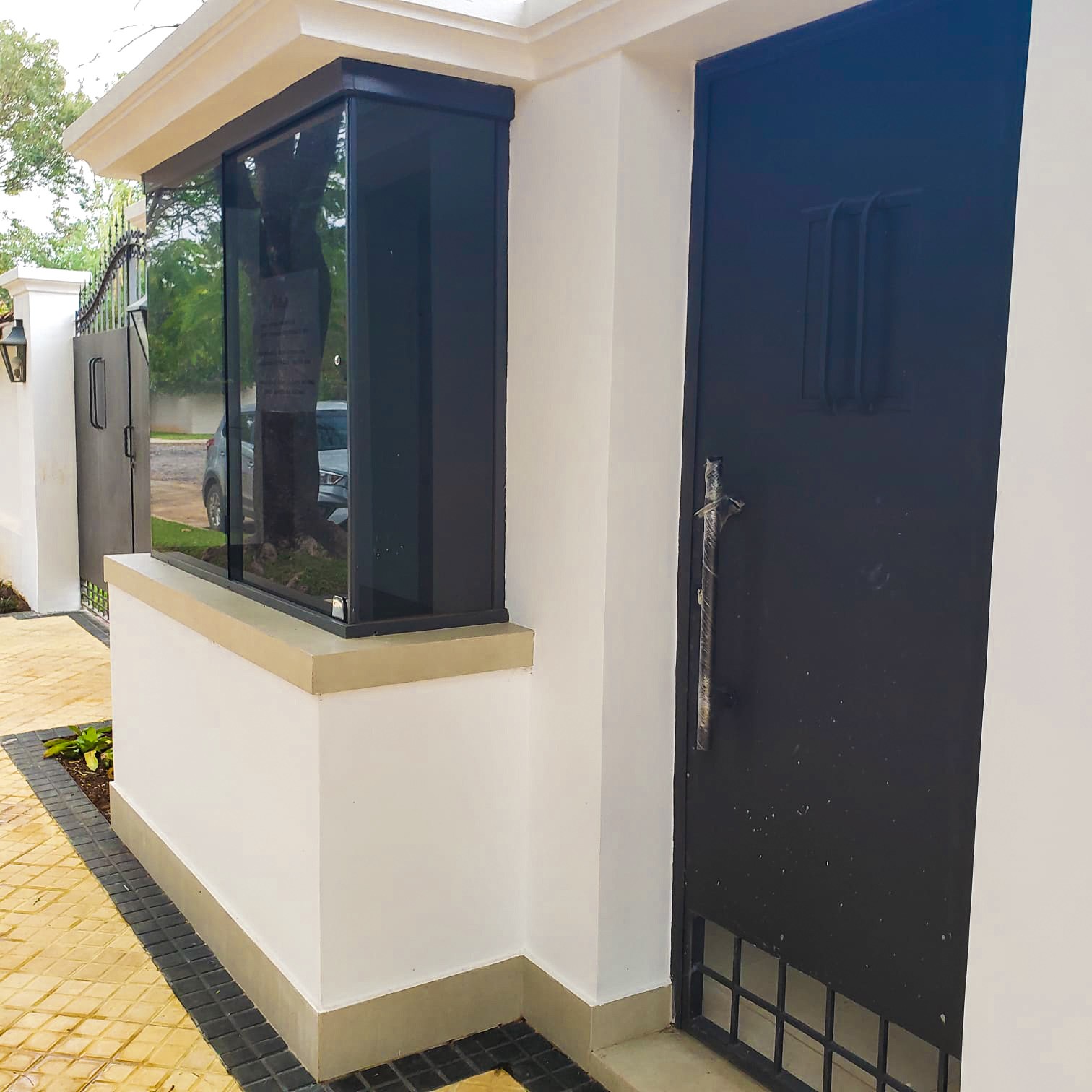 Moderna residencia a estrenar - zona Los Laureles Casa Rica — foto 2