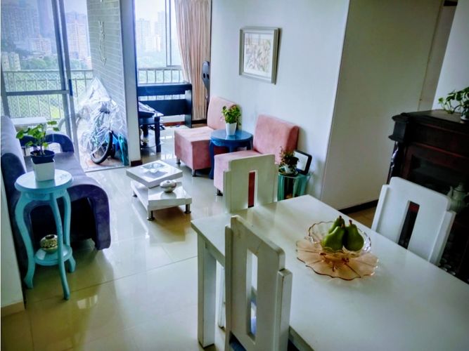 Apartamento en venta en Loma De Los Bernal, Medellín · foto 14 de 18