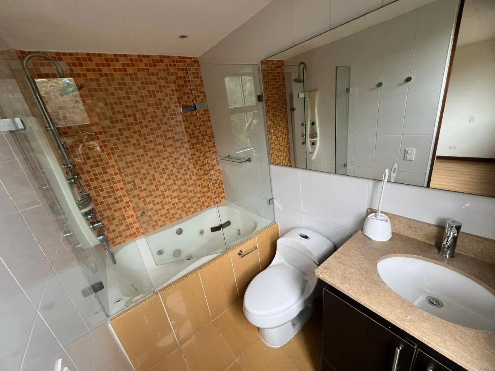 Apartamento en arriendo en San Lucas, Medellín · foto 2 de 11