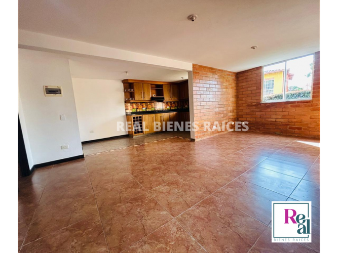 Casa de 3 alcobas en venta en La Ceja, 125 m² · foto 3 de 22
