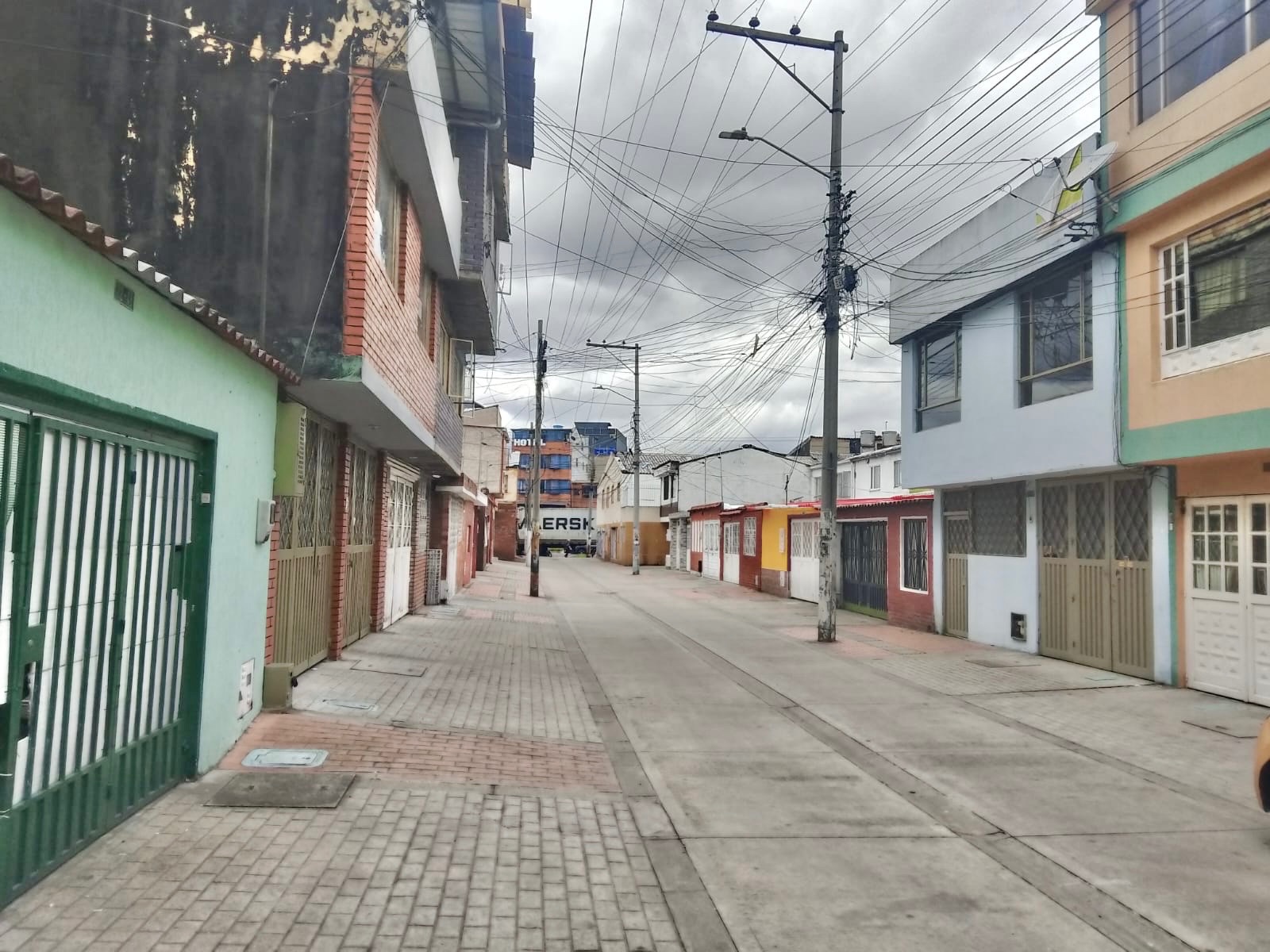 Casa en venta en Alamos, Bogotá · foto 3 de 24