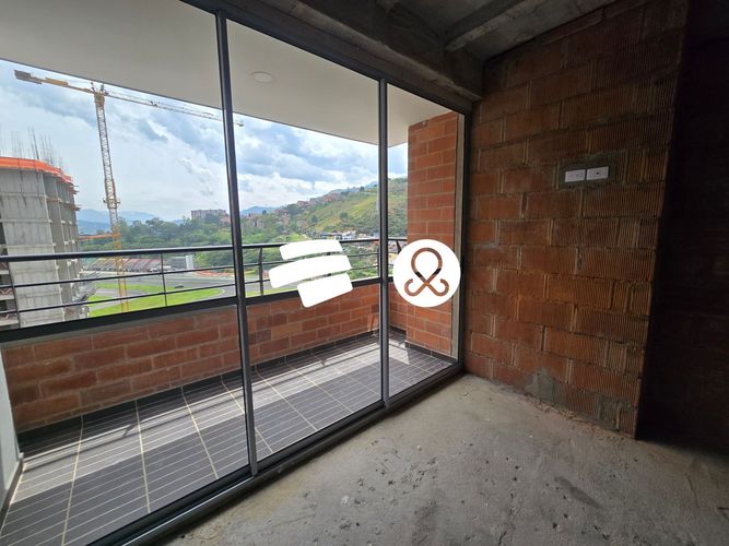 Apartamento de 3 alcobas en venta en Madera, Bello, 70 m² · foto 2 de 24