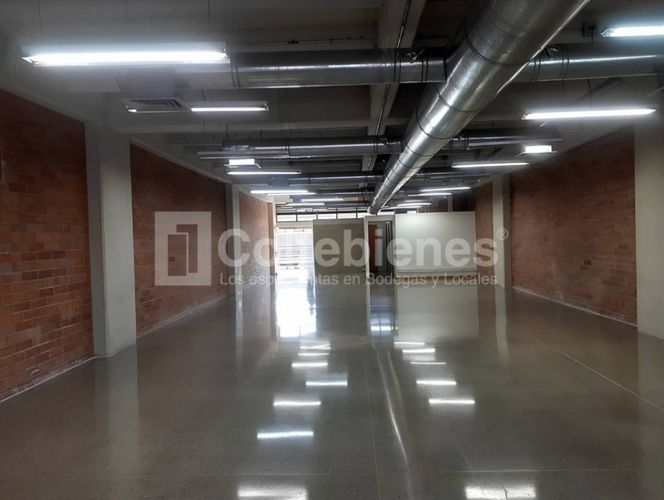 Local en arriendo en El Poblado, Medellín, 3506 m² · foto 3 de 14