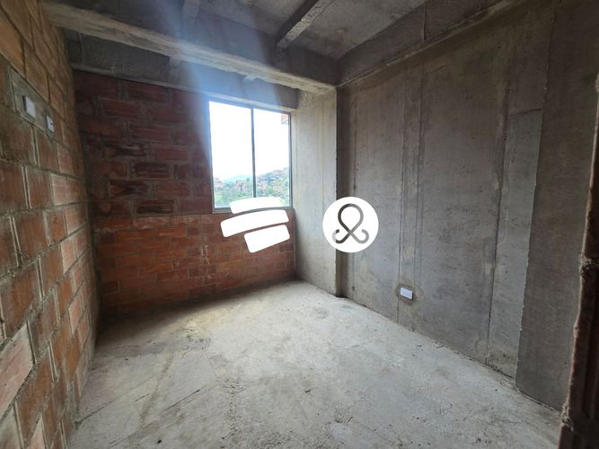 Apartamento de 3 alcobas en venta en Madera, Bello, 70 m² · foto 12 de 24