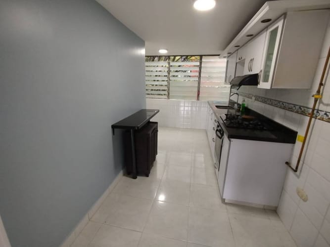 Apartamento de 3 alcobas en arriendo en Laureles, Medellín, 90 m² · foto 3 de 16
