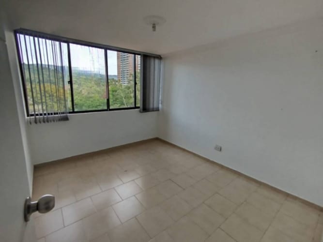 Apartamento de 3 alcobas en arriendo en Laureles, Medellín, 90 m² · foto 7 de 16