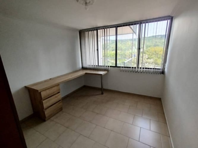 Apartamento de 3 alcobas en arriendo en Laureles, Medellín, 90 m² · foto 9 de 16