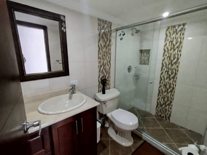 Apartamento de 3 alcobas en arriendo en Laureles, Medellín, 90 m² · foto 14 de 16