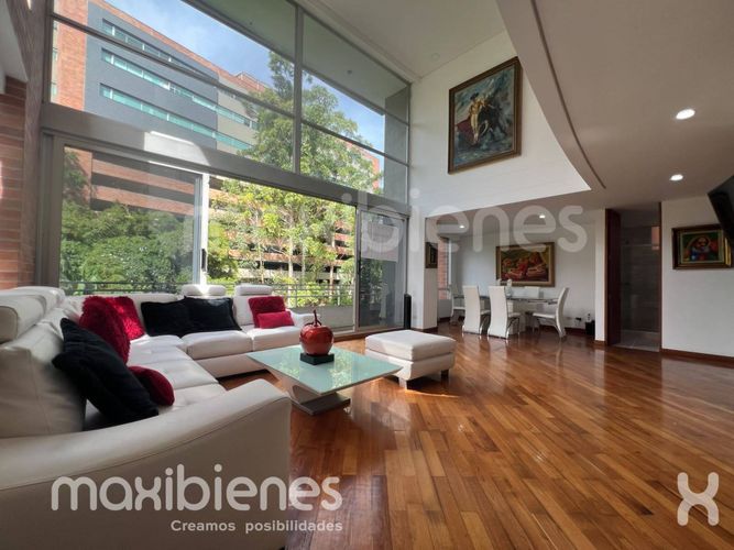 Apartamento de 2 alcobas en arriendo en El Tesoro, Medellín, 158 m² · foto 3 de 24