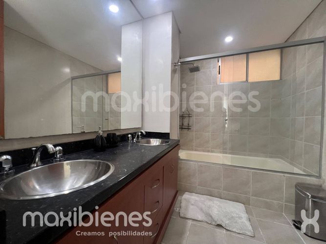 Apartamento de 2 alcobas en arriendo en El Tesoro, Medellín, 158 m² · foto 23 de 24