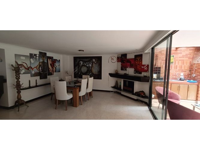 Casa de 4 alcobas en venta en Escobero, Medellín, 275 m² · foto 4 de 18