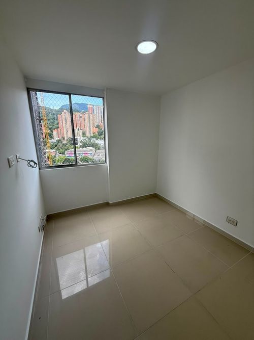 Apartamento de 3 alcobas en arriendo en Ciudad Del Río, Medellín, 80 m² · foto 7 de 14