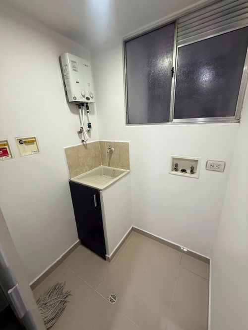 Apartamento de 3 alcobas en arriendo en Ciudad Del Río, Medellín, 80 m² · foto 9 de 14