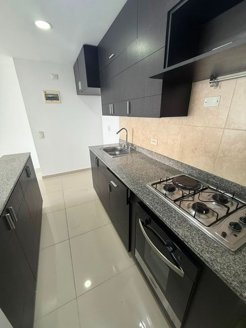 Apartamento de 3 alcobas en arriendo en Ciudad Del Río, Medellín, 80 m² · foto 11 de 14