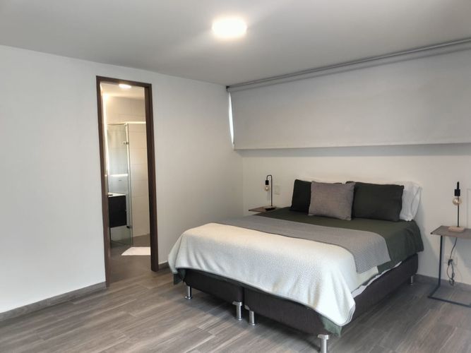 Apartamento de 2 alcobas en arriendo en El Poblado, Medellín, 99 m² · foto 2 de 16