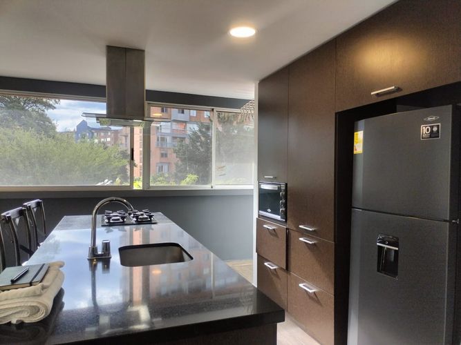 Apartamento de 2 alcobas en arriendo en El Poblado, Medellín, 99 m² · foto 10 de 16