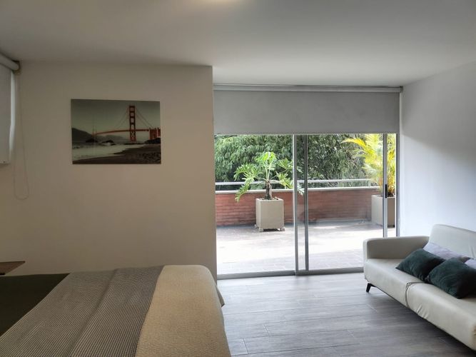 Apartamento de 2 alcobas en arriendo en El Poblado, Medellín, 99 m² · foto 8 de 16