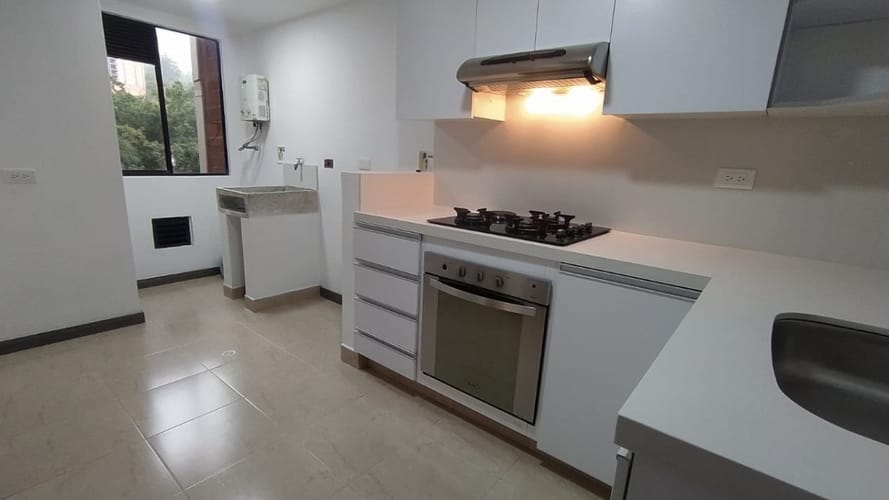 Apartamento de 3 alcobas en arriendo en La Frontera, Medellín, 106 m² · foto 3 de 14