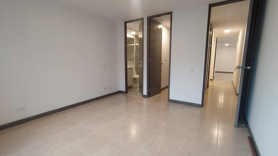 Apartamento de 3 alcobas en arriendo en La Frontera, Medellín, 106 m² · foto 8 de 14