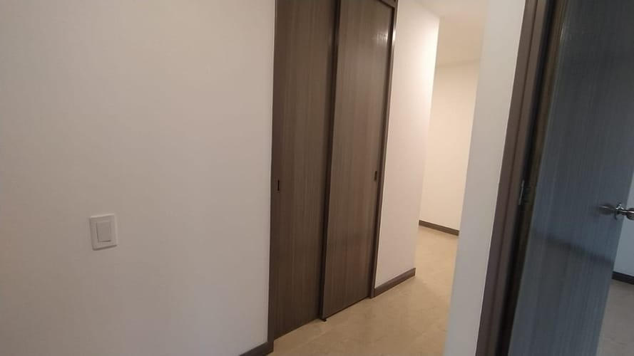 Apartamento de 3 alcobas en arriendo en La Frontera, Medellín, 106 m² · foto 10 de 14