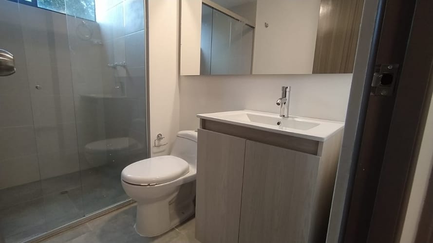 Apartamento de 3 alcobas en arriendo en La Frontera, Medellín, 106 m² · foto 13 de 14