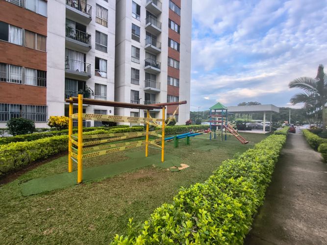 Apartamento de 3 alcobas en venta en Cr. Los Naranjos, Jamundí, 65 m² · foto 4 de 17