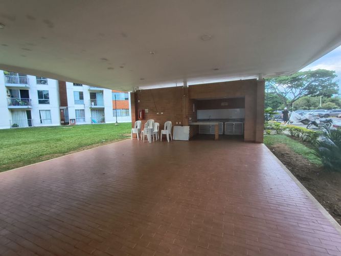 Apartamento de 3 alcobas en venta en Cr. Los Naranjos, Jamundí, 65 m² · foto 6 de 17