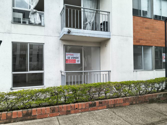 Apartamento de 3 alcobas en venta en Cr. Los Naranjos, Jamundí, 65 m² · foto 7 de 17