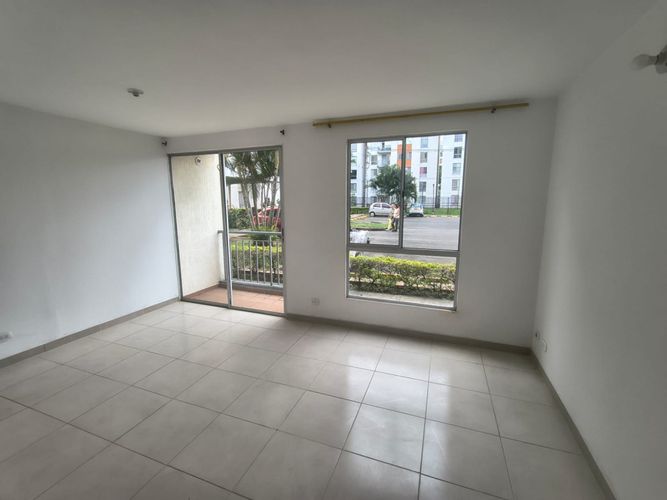 Apartamento de 3 alcobas en venta en Cr. Los Naranjos, Jamundí, 65 m² · foto 11 de 17